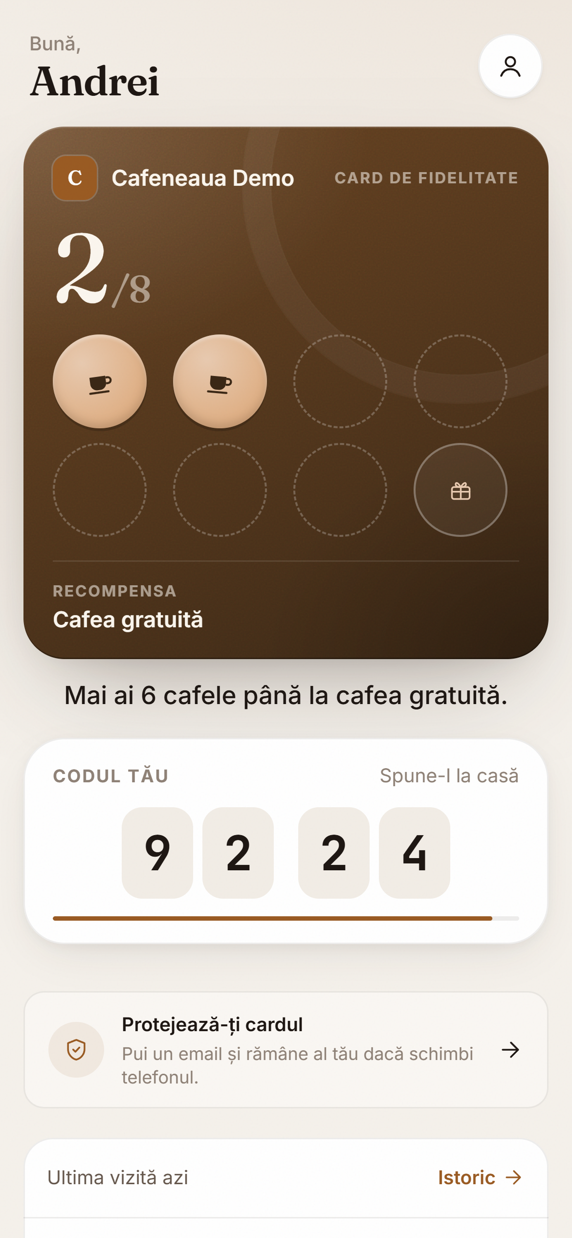 Cardul unui client în telefon: două ștampile din opt, recompensa și codul pentru casă.